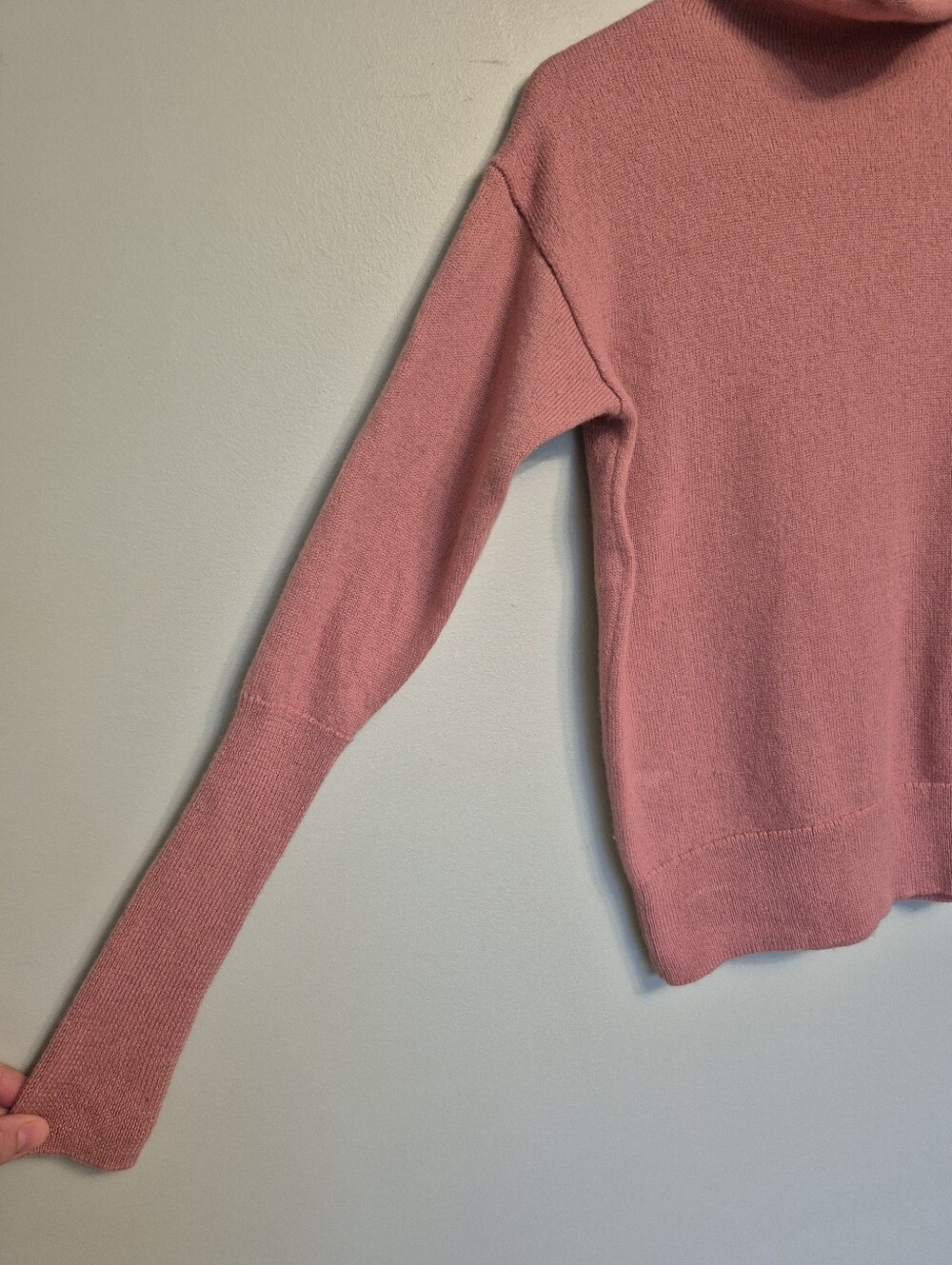 Wilfred Aritzia Women's Pink Feminine Merino Wool Turtleneck Sweater Size 2XS-S - Picture 3 of 7